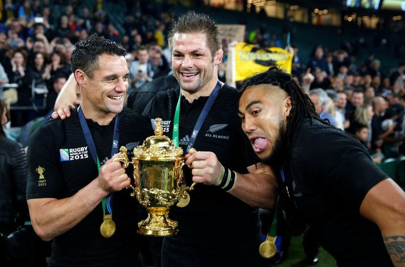 Rugby-Evergreen Nonu re-signs with Toulon, aged 43