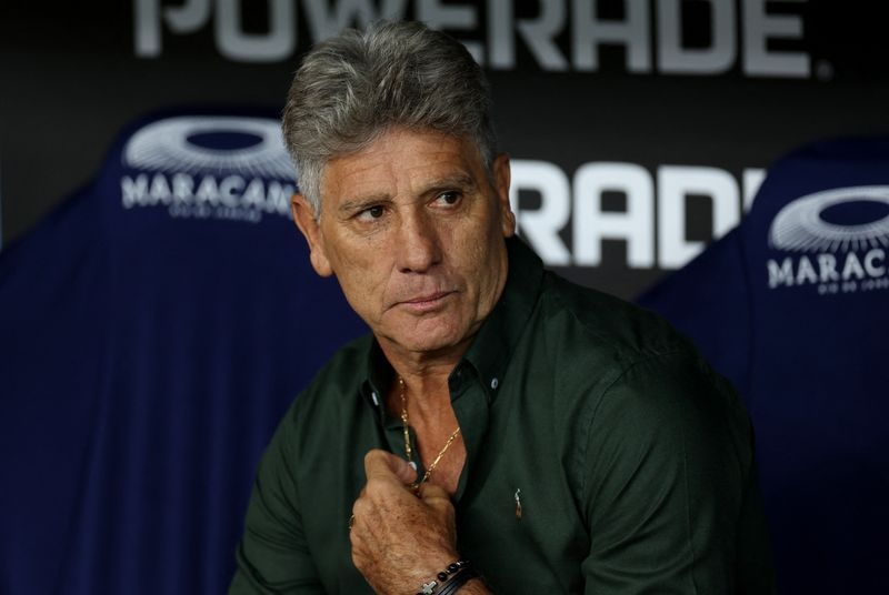 Soccer-Portaluppi hopes Fluminense run gets Brazilian coaches more respect