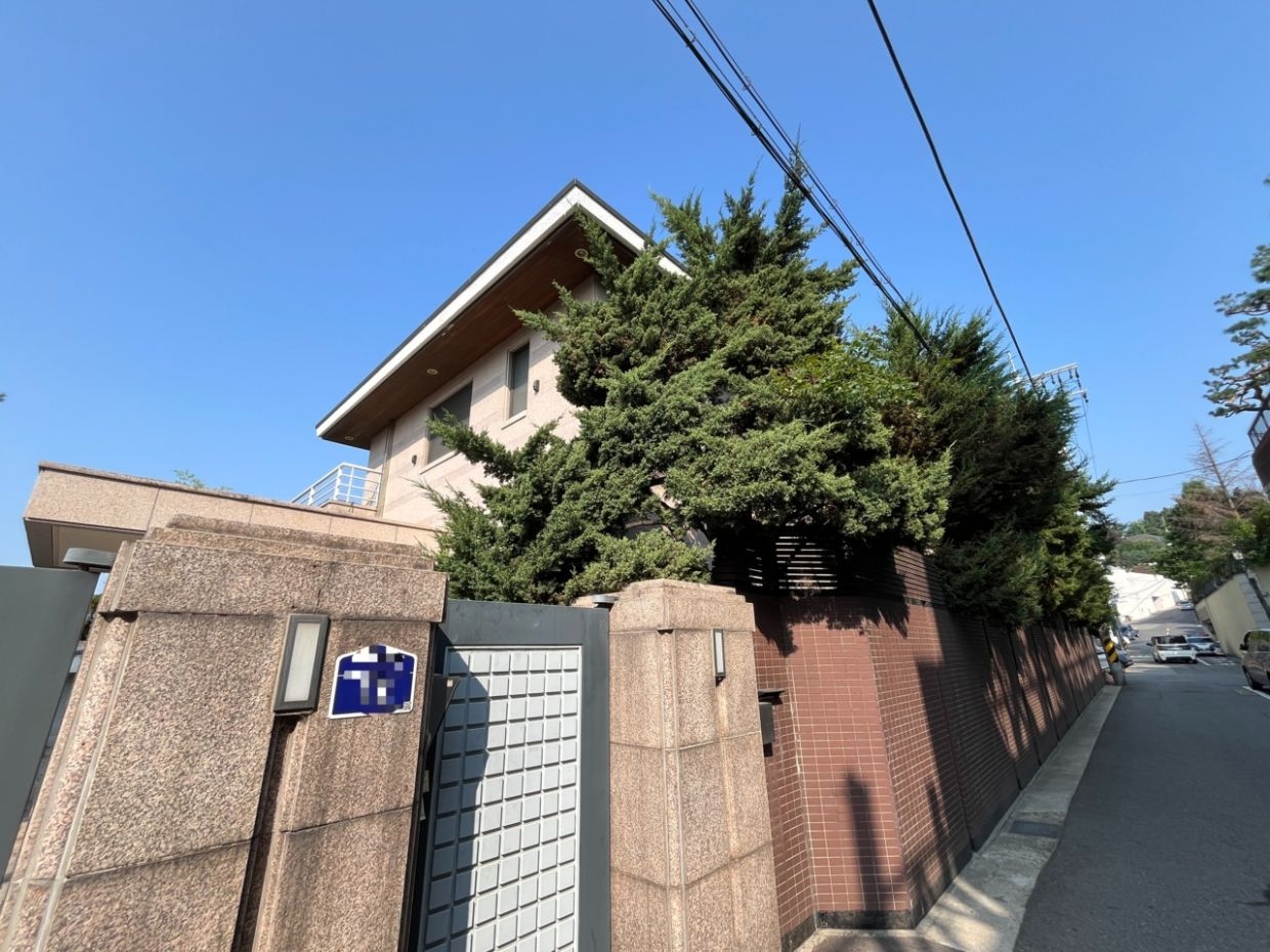 Samsung heirs sell Seoul villa for US$16mil to help pay record inheritance tax bill