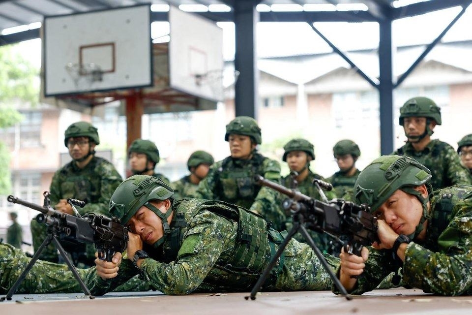 Taiwan launches biggest war games with simulated attacks against military command