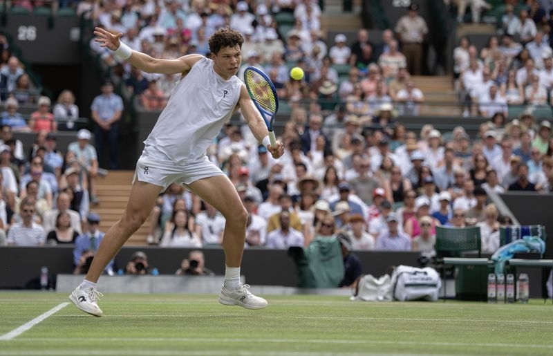 Tennis-Shelton's need for speed proves costly against Sinner