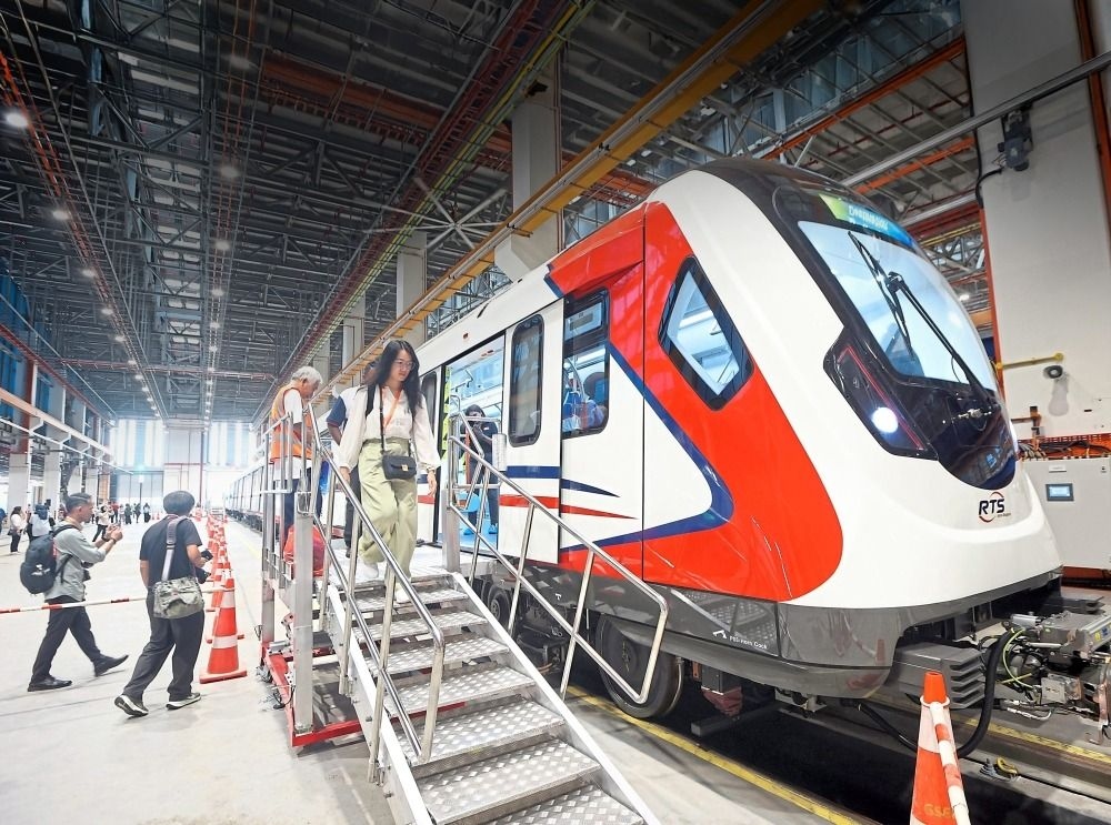 Commuters hope new rail service enhances transborder mobility