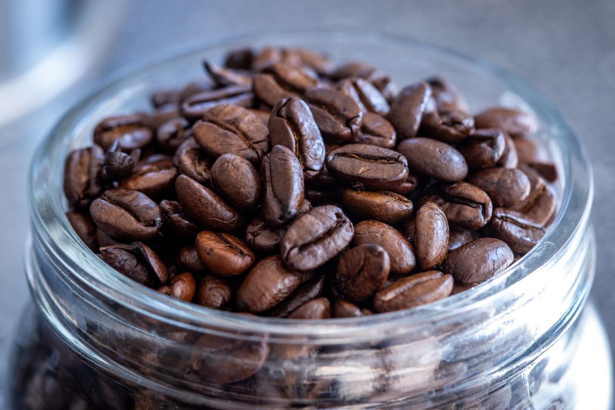 Does keeping coffee in the fridge preserve its flavour?