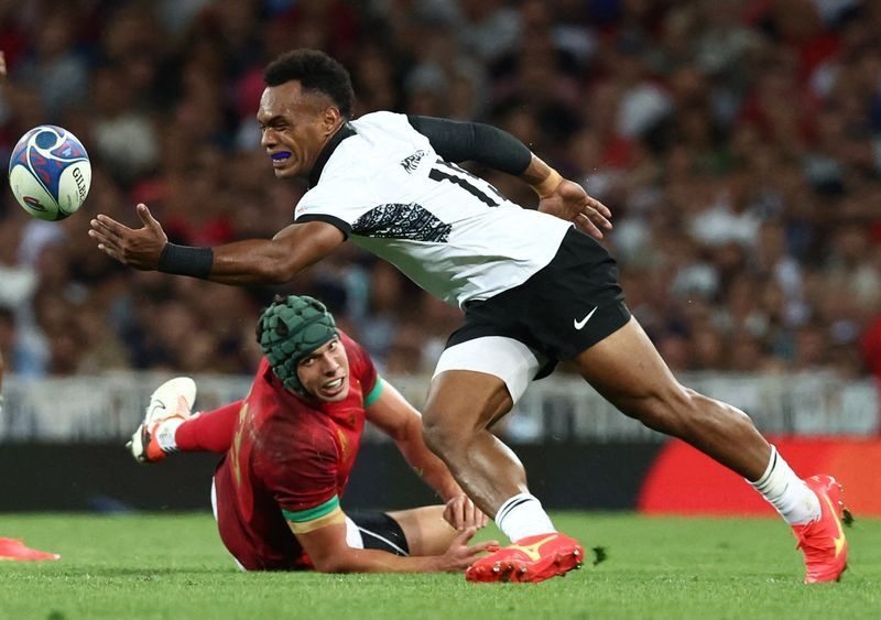Rugby-Two changes for Fiji as they expect physical challenge from Scots