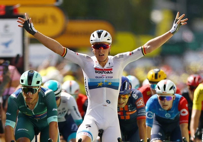 Cycling-Merlier edges Milan in sprint finish to win stage nine of Tour de France