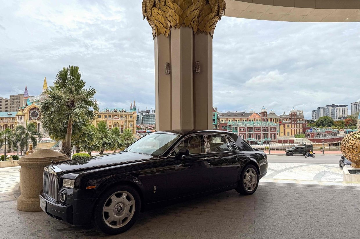 'Las Vegas in Laos': the riverside city awash with crime