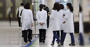 South Korea medical students end 17-month class boycott