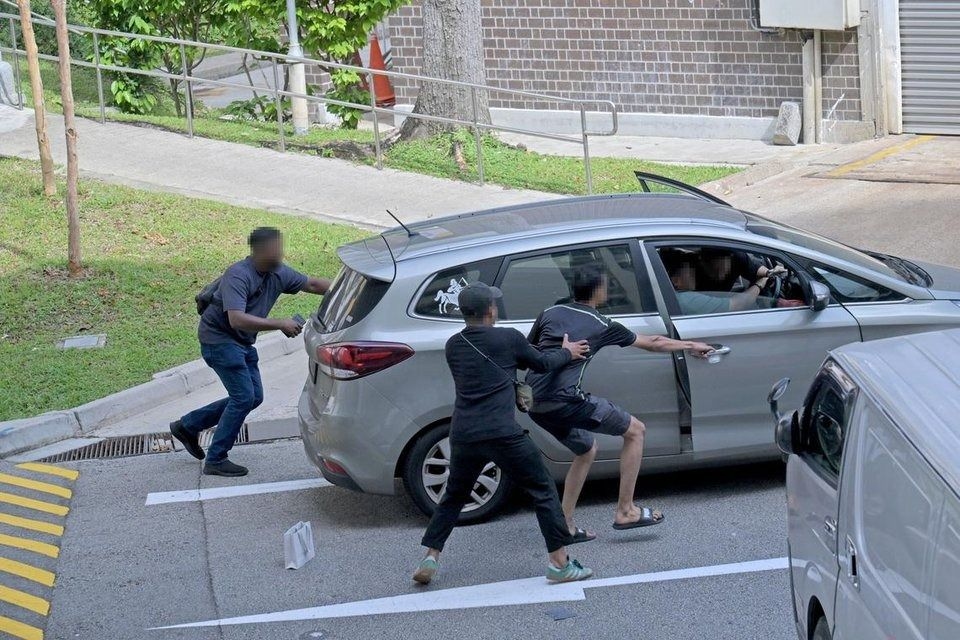 Singapore intensifies crackdown on vapes; young suspected Kpod peddlers nabbed in Bishan, Yishun
