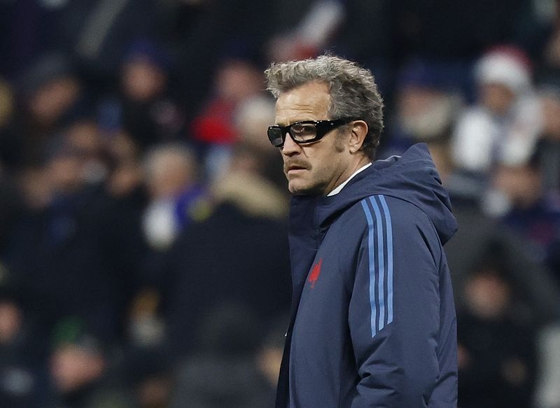 Rugby-France coach tees off at refereeing in All Blacks series