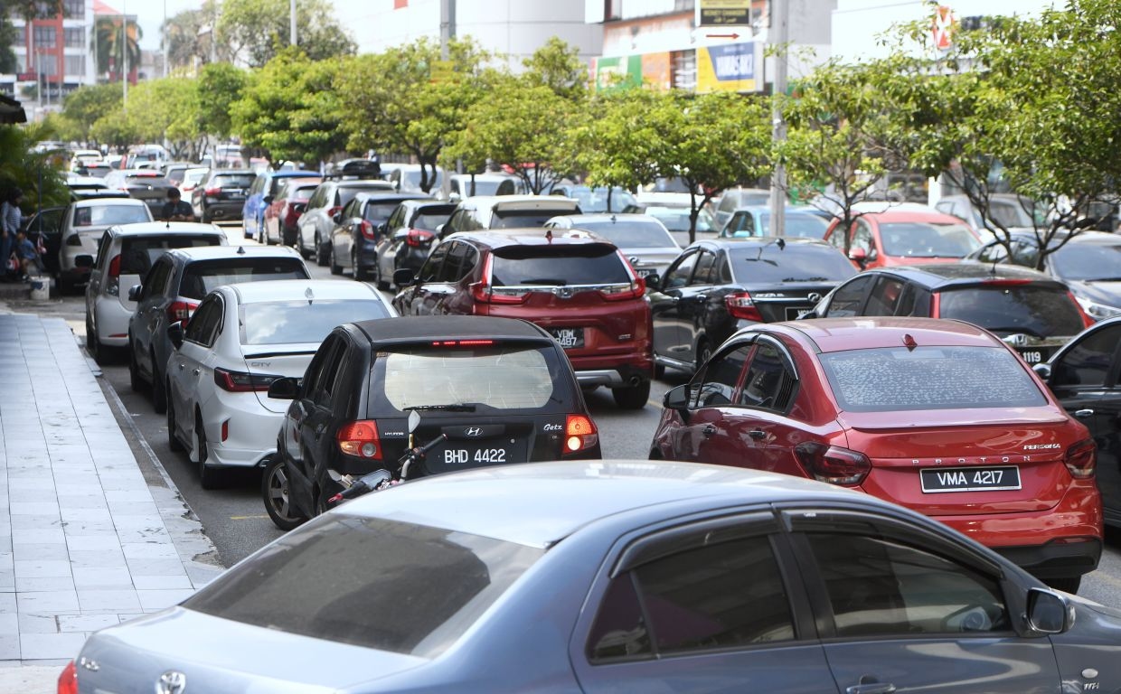 Contradictheory: Parking hell in KL