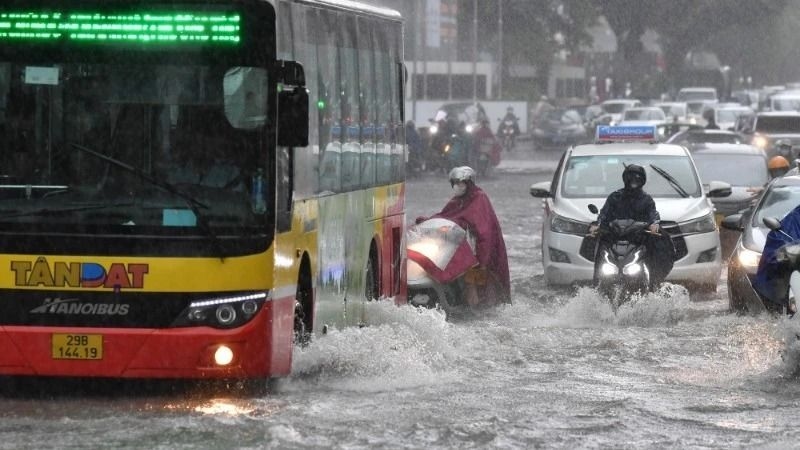 Typhoon Wipha barrels toward Vietnam, sparks response in coastal hotspots