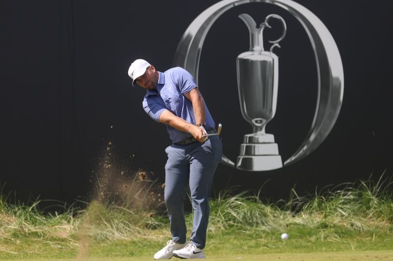 Golf-Gotterup inspired by European blood to finish third in Open