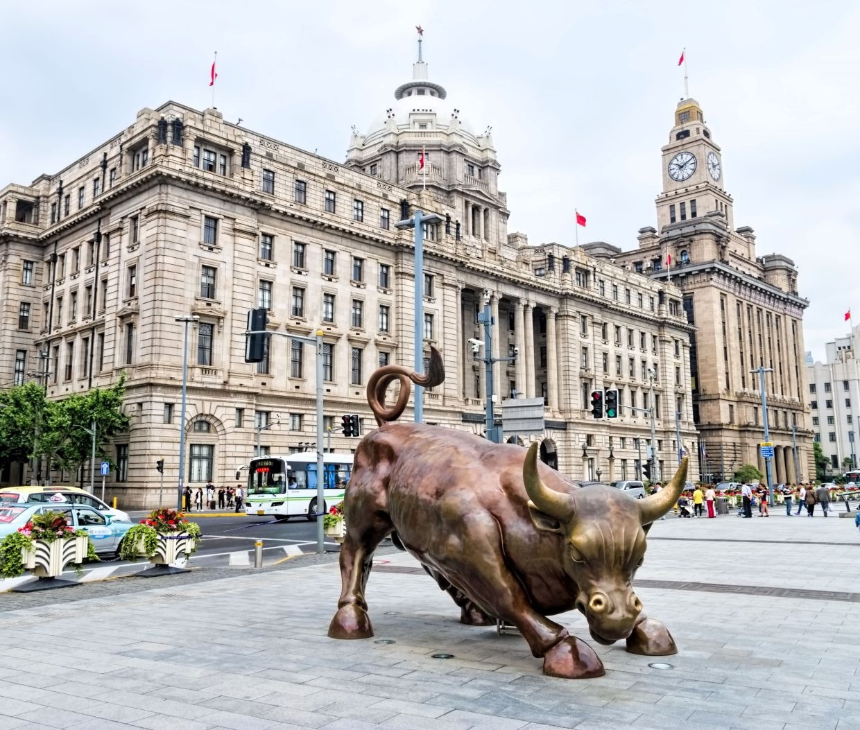 China stocks near 2022 high on construction, rare earth gains; Hang Seng tests 25,000