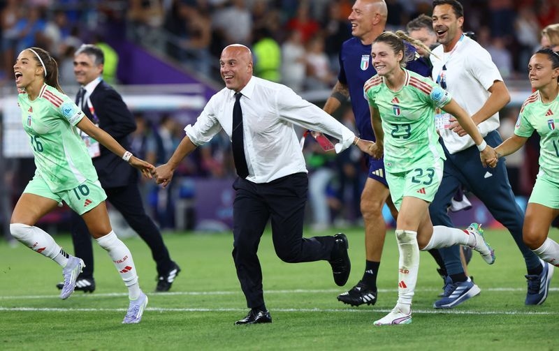 Soccer-We have the weapons to beat England, says Italy's Soncin