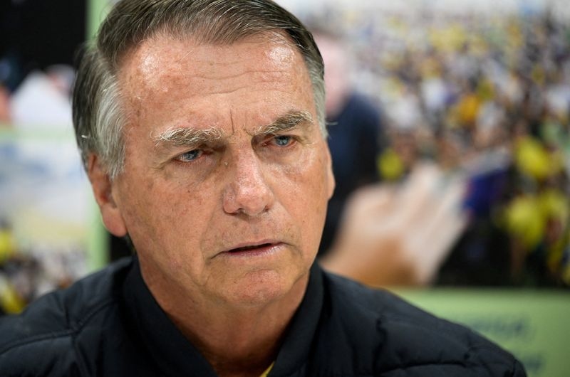Brazil's Supreme Court threatens Bolsonaro with arrest if interviews published on social media