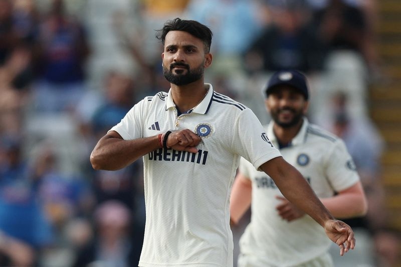 Cricket-India's Deep ruled out of fourth test, Kamboj set for debut