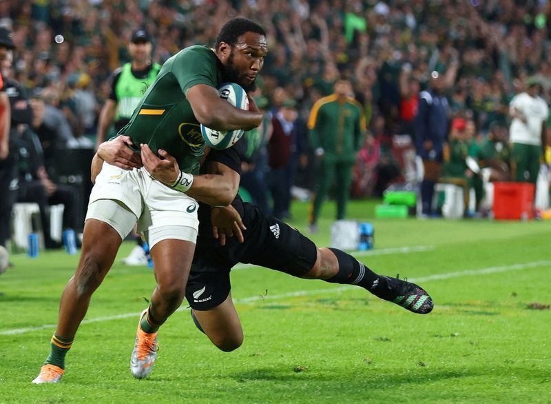 Rugby-Springboks leave out experienced trio for Australia tests