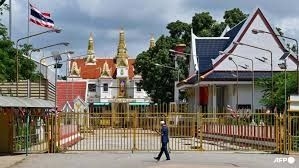 Thailand recalls ambassador, expels Cambodian envoy in border row