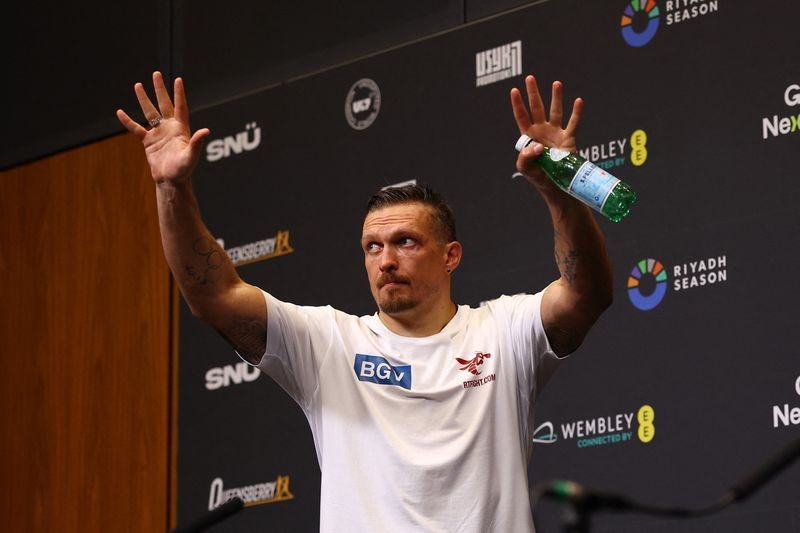 Boxing-WBO orders negotiations for heavyweight bout between Usyk and Parker