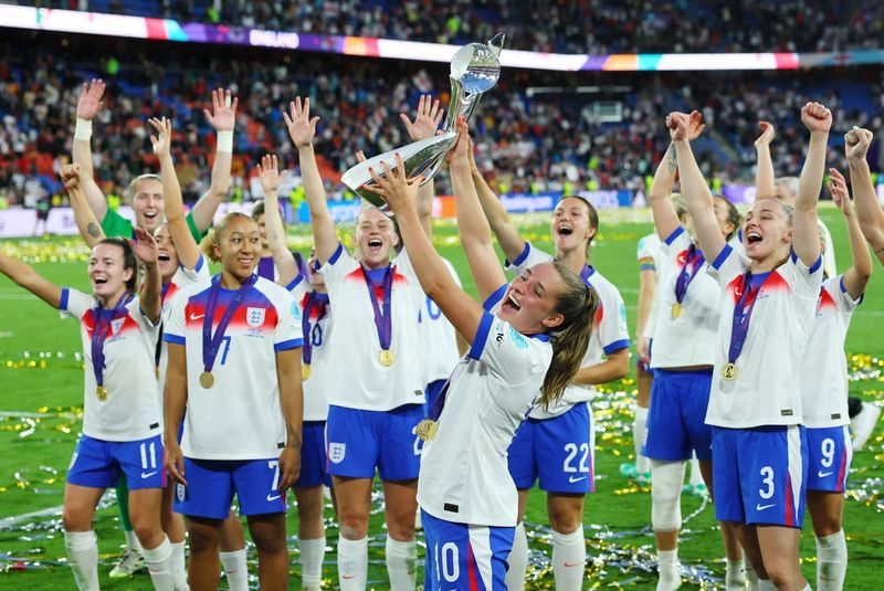 Soccer-English grit beats Spanish skill to secure Euro glory