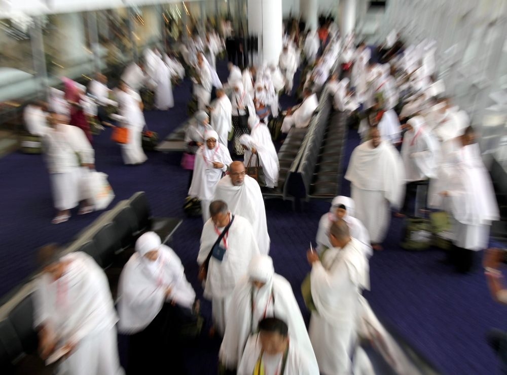 Govt working to bring stranded umrah pilgrims in Jeddah back home