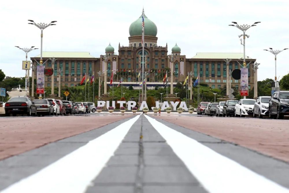 Peace meeting between Thailand and Cambodia begins in Putrajaya