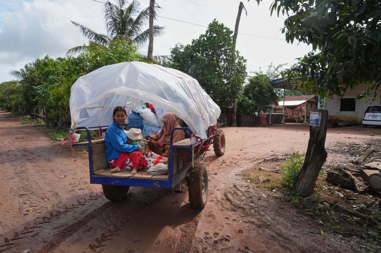 Thailand-Cambodia border calm as military commanders hold talks