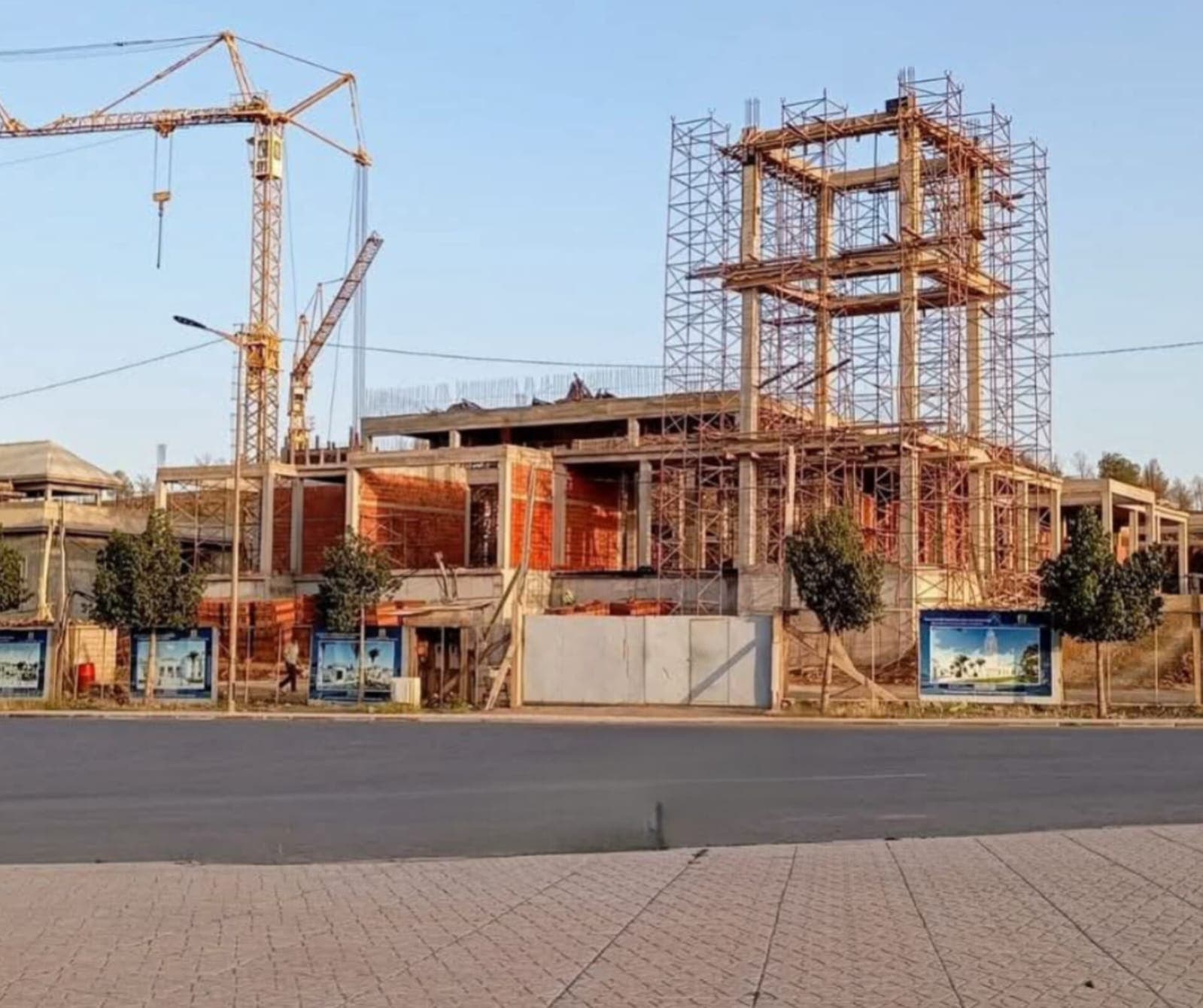 جرادة .. مصرع عامل جراء سقوطه في ورش بناء