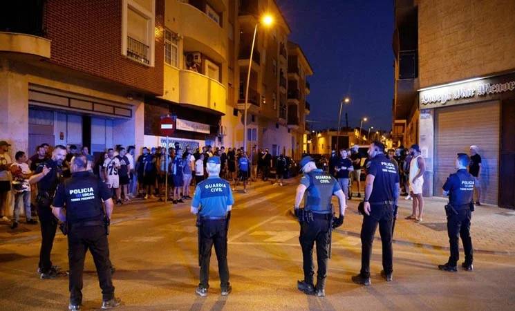 إسبانيا: في أعقاب الاعتداءات على مغاربة توري باتشيكو... سانشيز يُحذر من العنصرية وفوكس في مرمى الاتهام