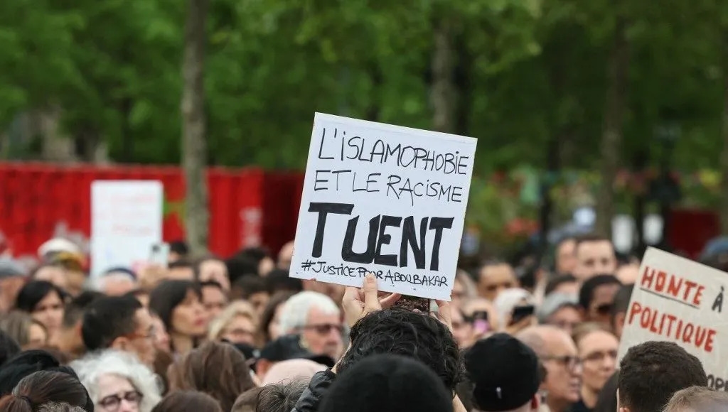 Islamophobia in France : A deepening divide and its historical roots