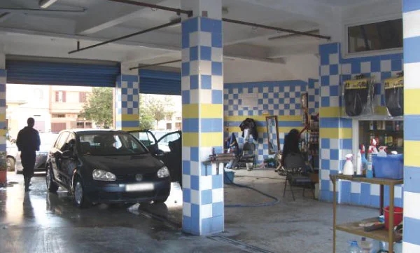 Mechanical tourism booms in Tangier as Spaniards seek affordable car repairs