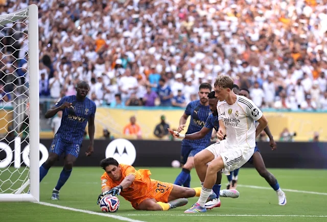 الفيفا تسلط الضوء على خمس مباريات بارزة لياسين بونو