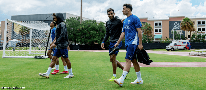 حمد الله تاسع مغربي يحمل الشعار الأزرق