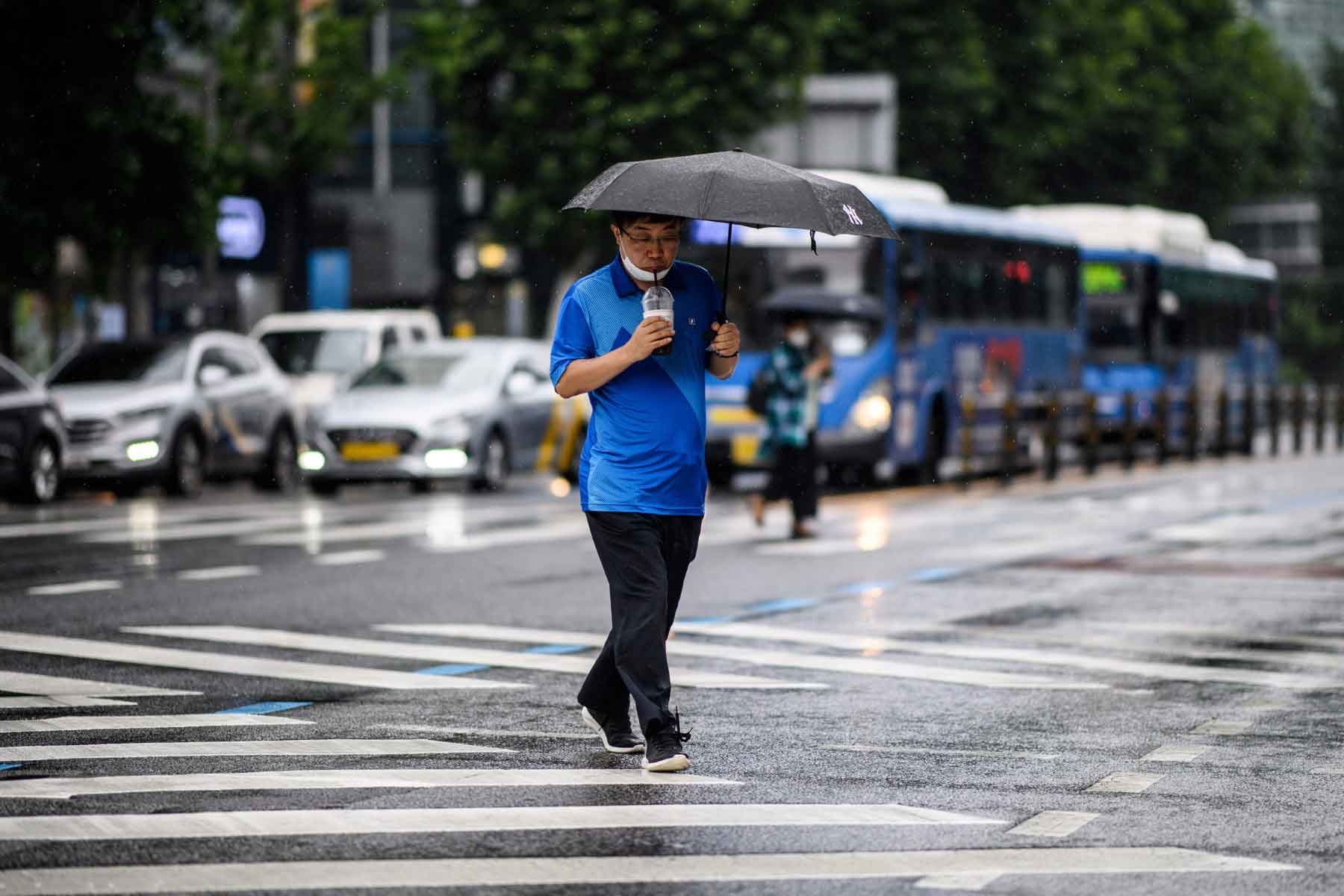 Changes brewing: Global coffee chains struggle to adapt to Korea's cafe culture