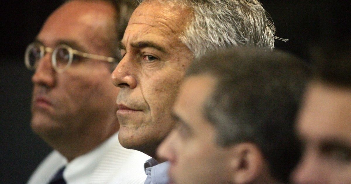 قضية جيفري إبستين.. العدل الأميركية تنفي وجود "قائمة عملاء"