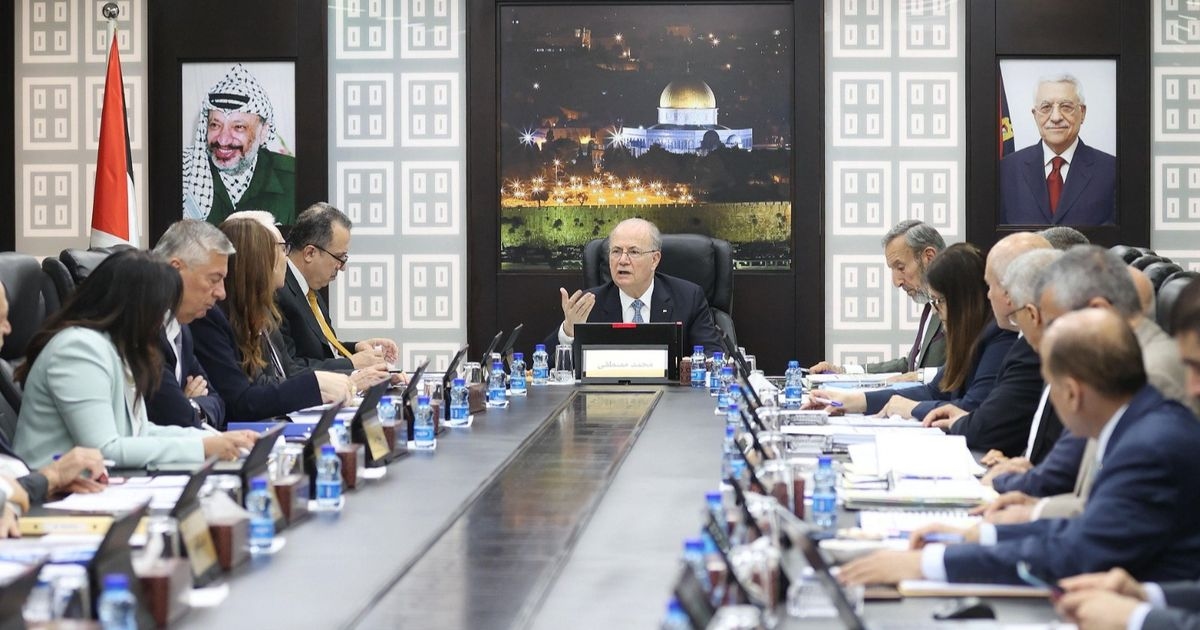 رئيس الوزراء الفلسطيني: استعدادات لتنسيق جهود الإغاثة في غزة والتحضير لمؤتمر الإعمار