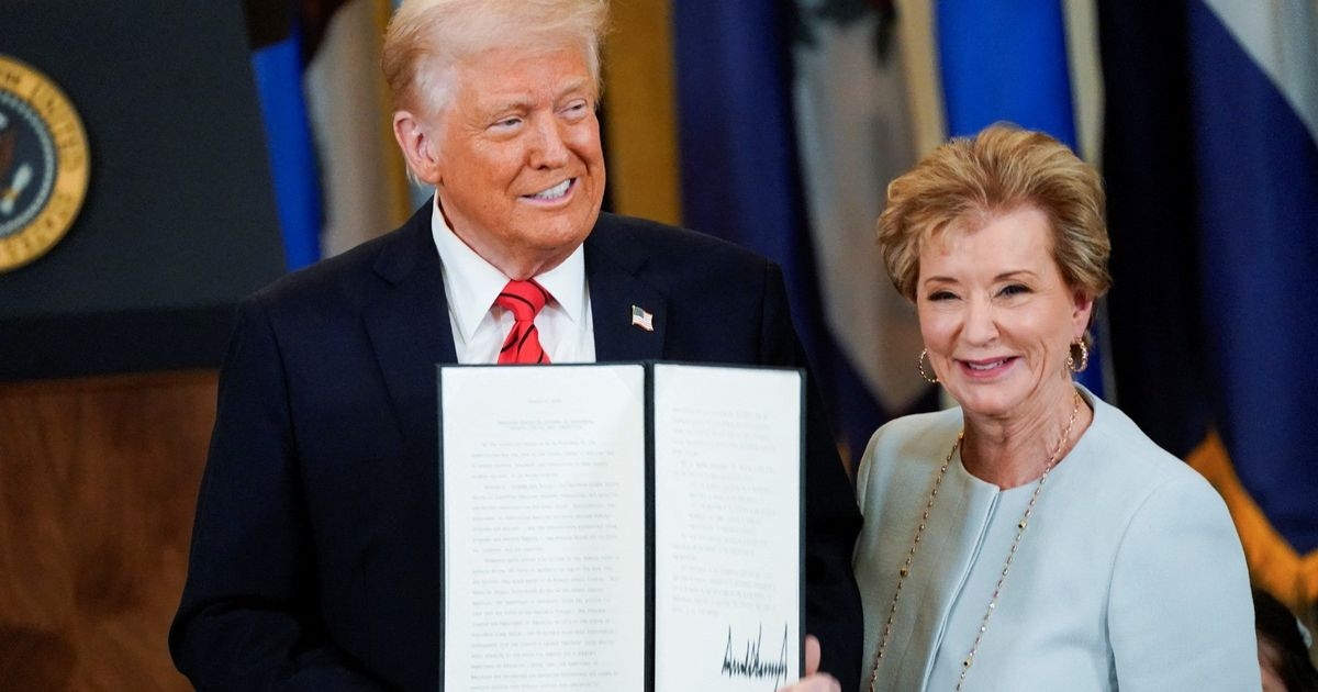 بعد حكم المحكمة العليا.. ترمب يعلن المضي قدماً في تفكيك وزارة التعليم