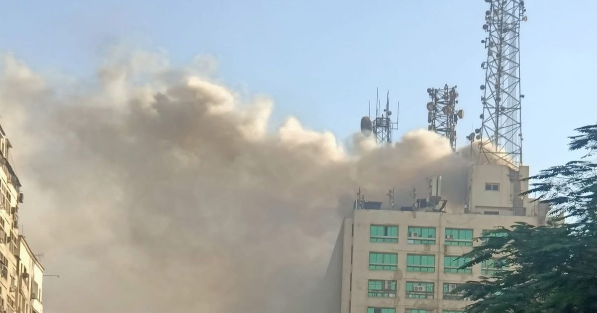 مصر.. حريق هائل في سنترال رمسيس يؤثر على خدمات الإنترنت بالقاهرة