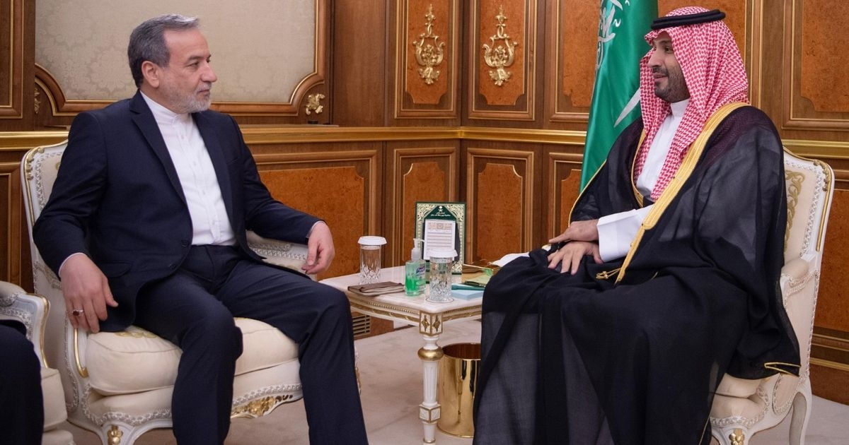 ولي العهد السعودي لوزير الخارجية الإيراني: المملكة تدعم الحوار لتسوية الخلافات