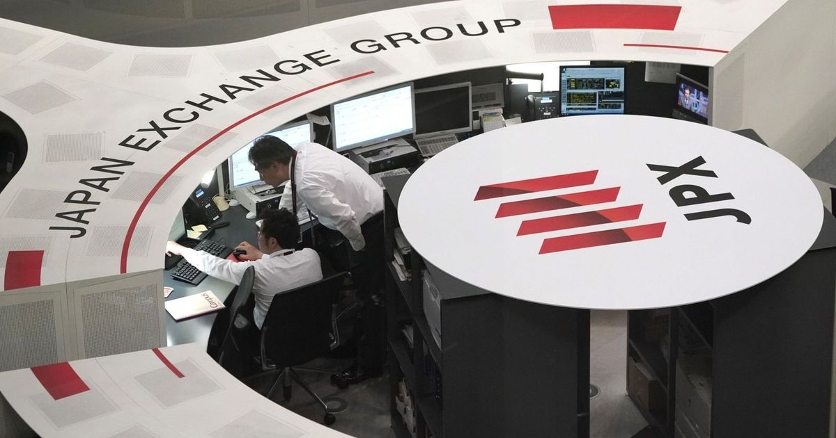 الأسهم الآسيوية تتراجع بانتظار نتائج مفاوضات ترمب التجارية