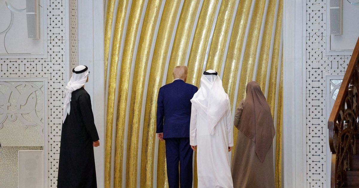 لماذا تجنب العرب مفاوضة ترمب على صفقات رسوم جمركية؟