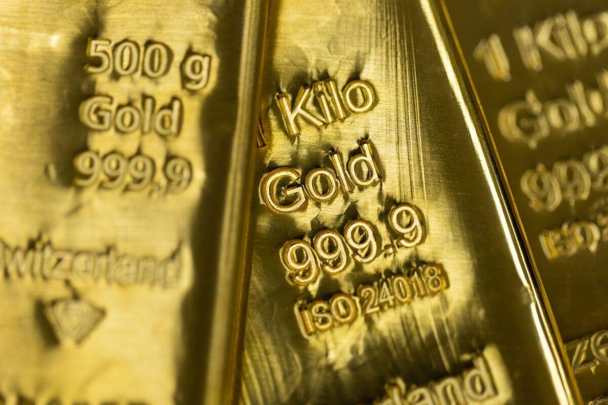 China's PBOC Keeps Buying Gold as Reserves Grow For Eighth Month