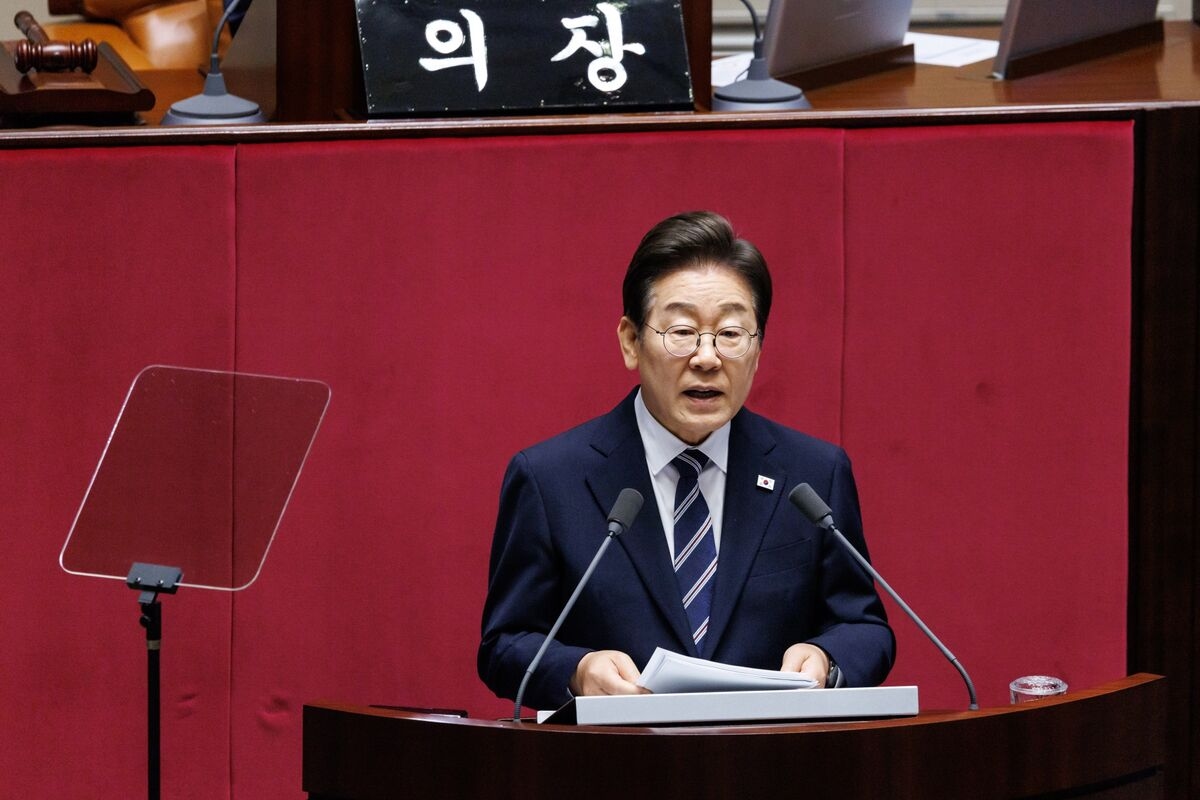 Korea's Lee Nominates Finance Minister to Tackle Growth, Trade