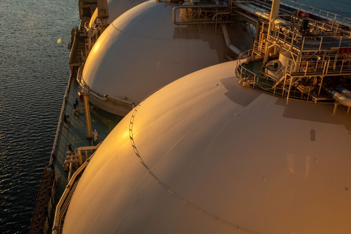 China's LNG Shipbuilders Defy Slowdown as Record Deliveries Seen
