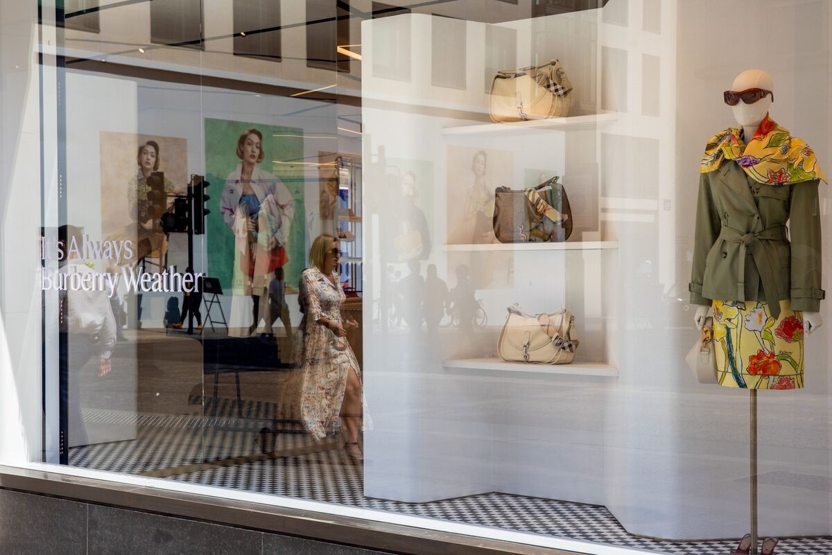 Burberry Sales Fall Less Than Feared as Turnaround Takes Shape