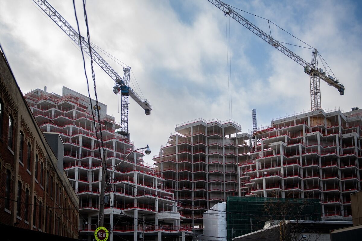 Toronto Developers Stay Afloat Borrowing Against Unsold Condos