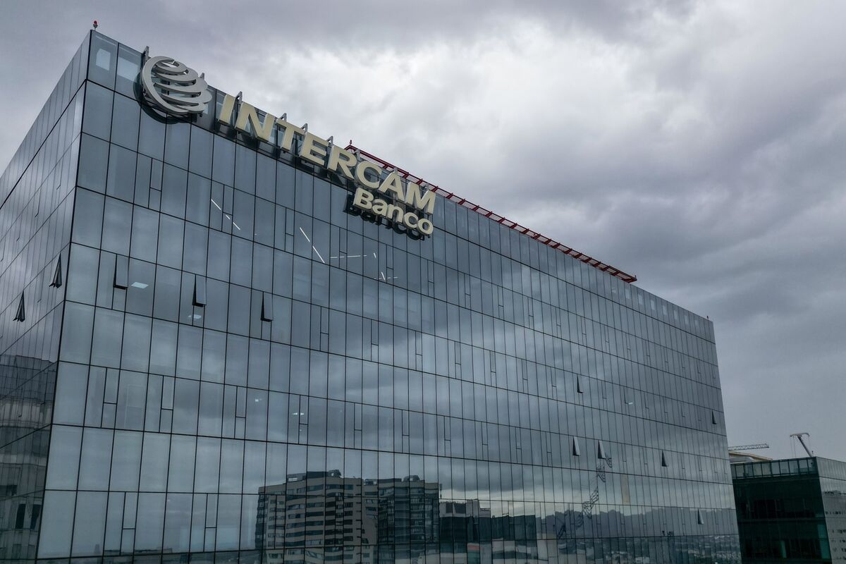 Mexico Fined Financial Firms Targeted by US Over Drug Claims