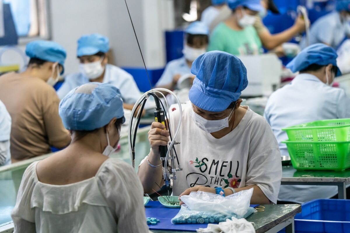 China Factory Activity Decline Eases Again After Trade Truce