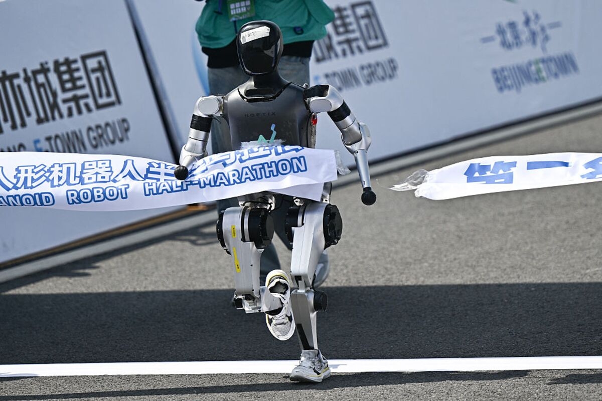 Humanoid Robots Stumble Forward in Half-Marathon Showcase