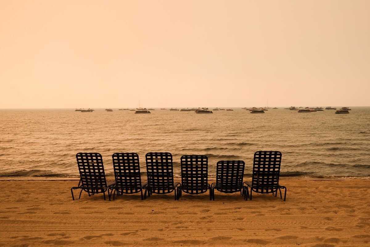 Retail Tourism Shortfall as Foreign Visitors Skip the US This Summer